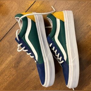 Vans Women’s 7 Old Skool Canvas/Leather Sneaker - LIKE NEW